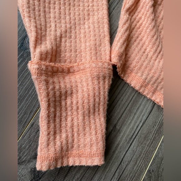 3/$30 Wild Fable NWT peach waffle knit cropped long sleeve turtleneck - SO soft! - Picture 4 of 7